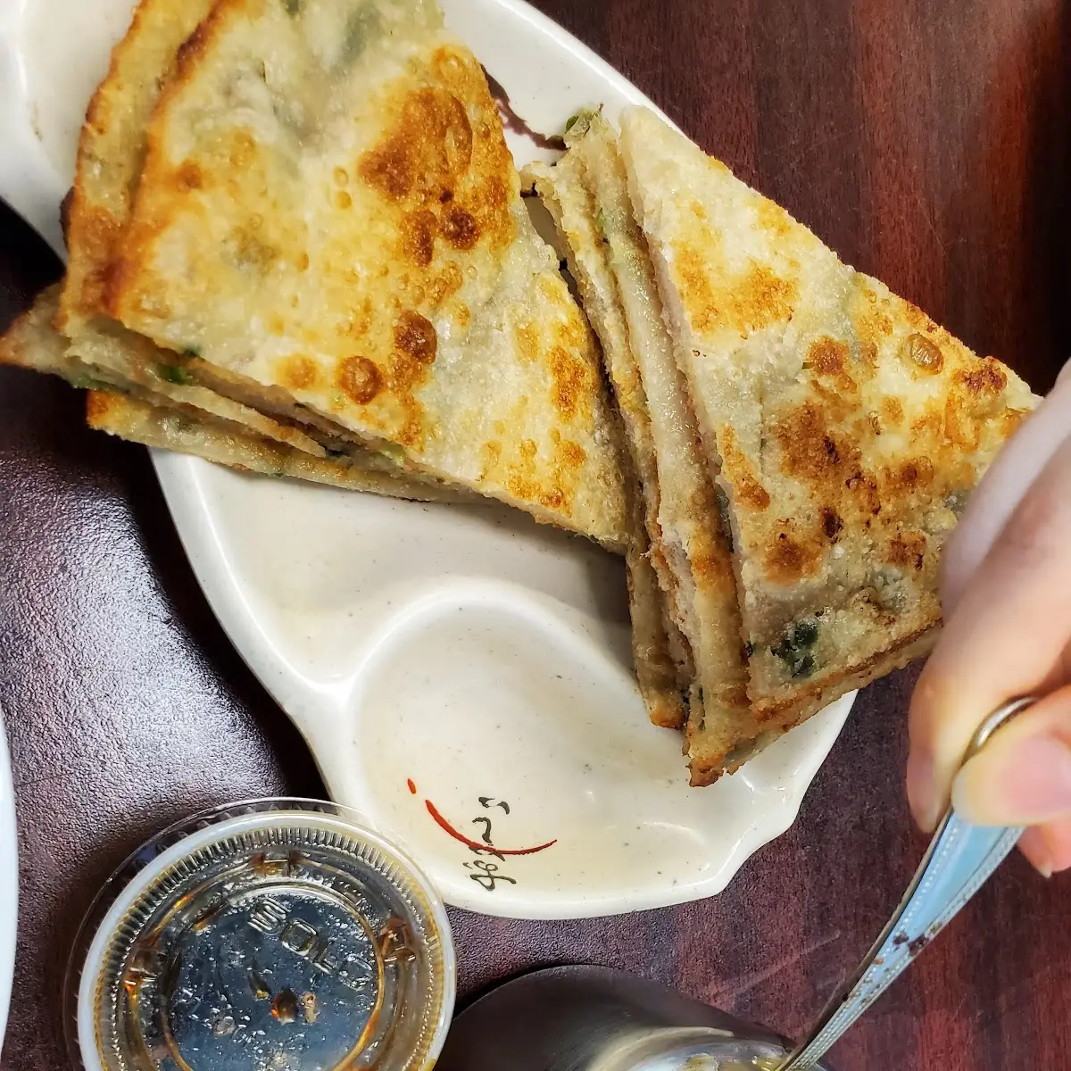 葱油饼 scallion pancake